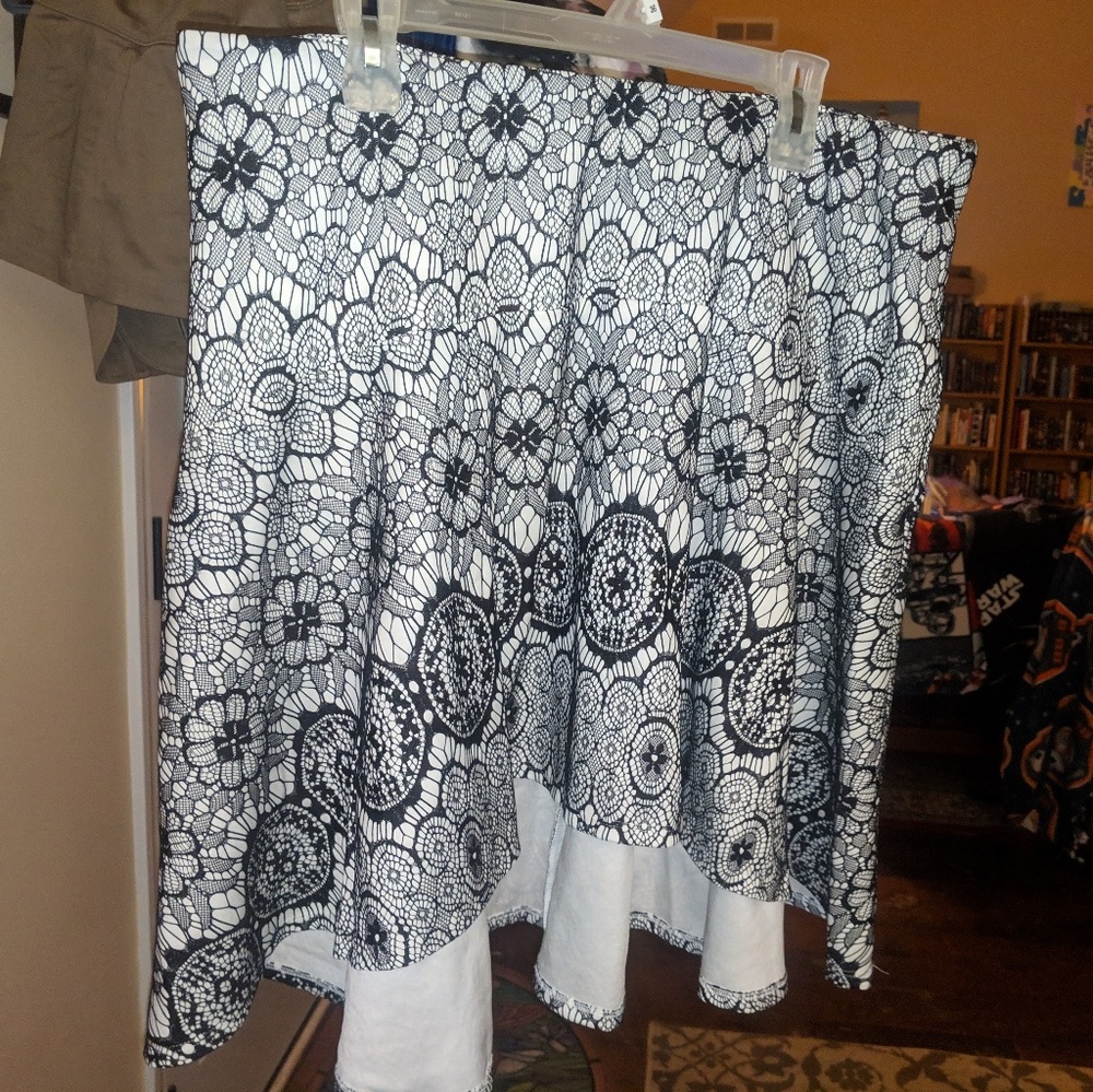 NWOT Torrid skirt